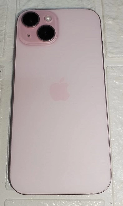 Смартфон Apple iPhone 15 6/128Gb