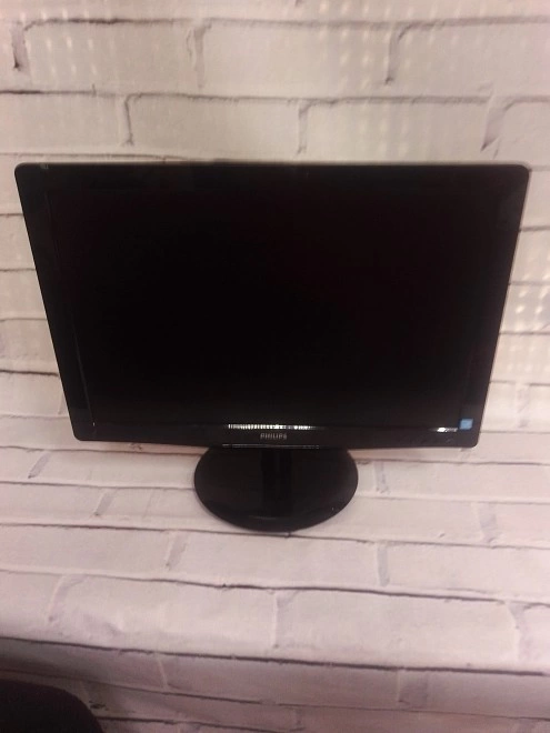Монитор PHILIPS 190V3L