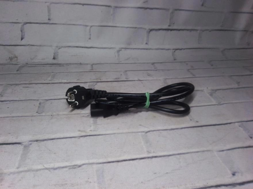 Сетевой кабель 220V  1,2 м для ПК