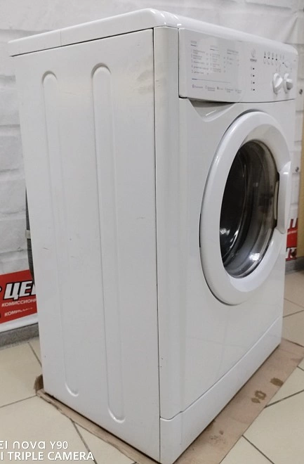 Стиральная машина Indesit WISL92
