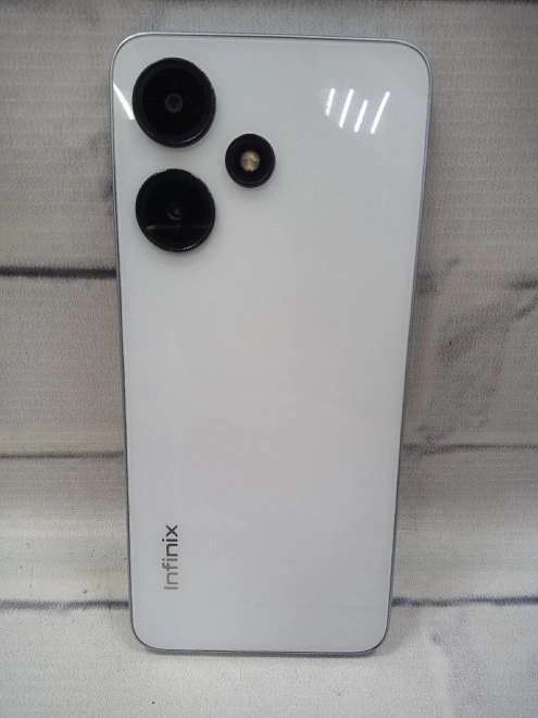 Смартфон Infinix HOT 30i 128 ГБ
