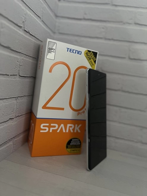 Смартфон TECNO Spark 20 Pro+