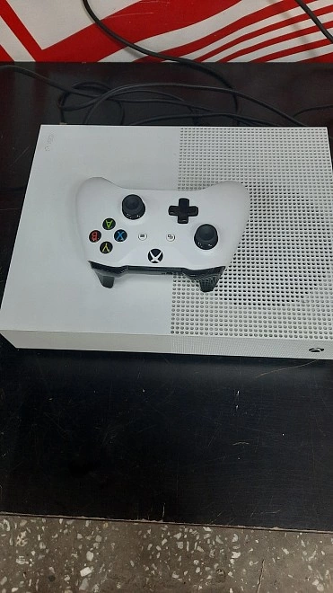 Игровая приставка X-Box One Microsoft One S 1000 ГБ