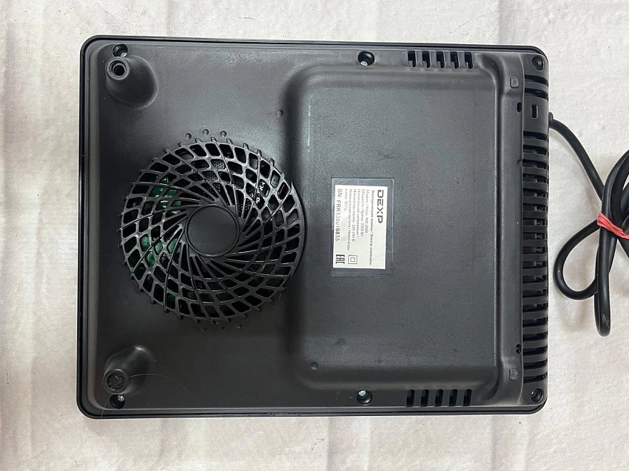 Плита настольная Dexp INS-2000