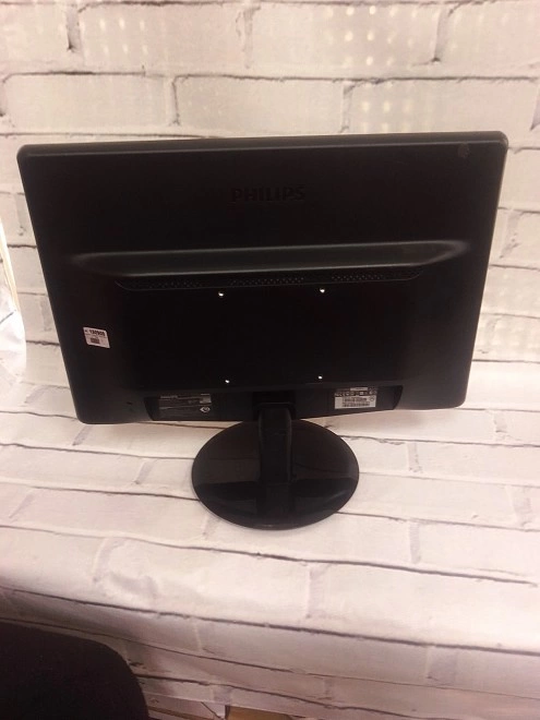 Монитор PHILIPS 190V3L