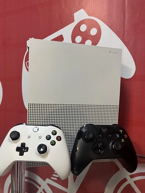Игровая приставка XBOX  One S 500 Gb
