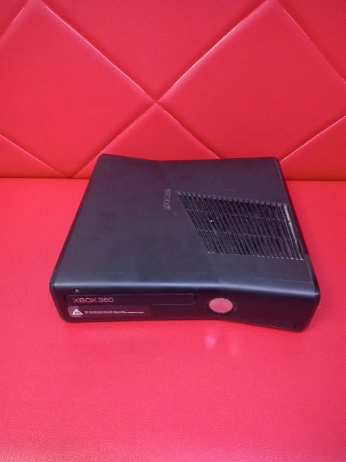 Игровая приставка X-Box 360 Microsoft X-box 360 (320GB)