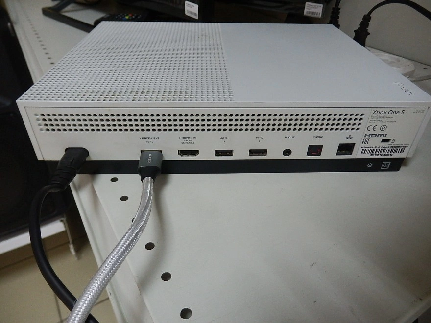 Игровая приставка X-Box One X-box One X-box One S WHITE 1TB