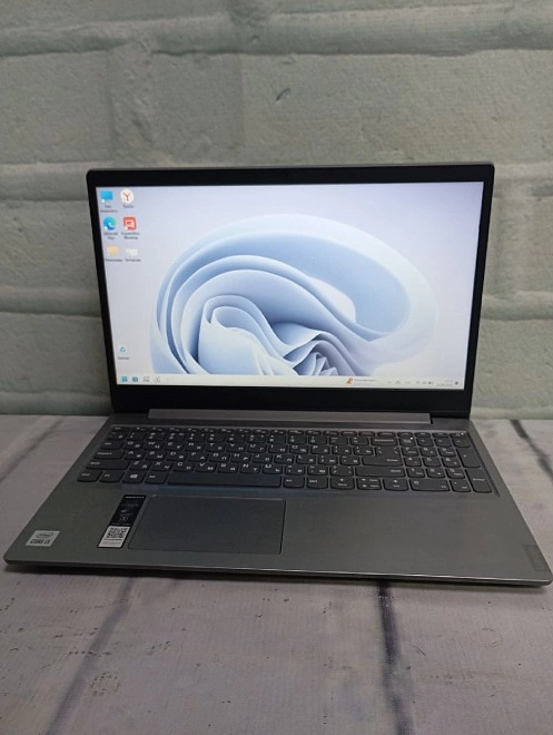 Ноутбук Lenovo i3-1005G1/8GB/250GB/Intel HD/1.20 GHz