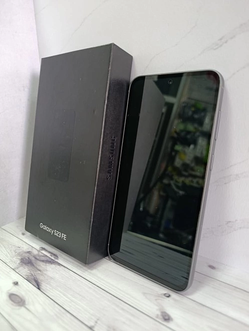 Смартфон Samsung S23FE