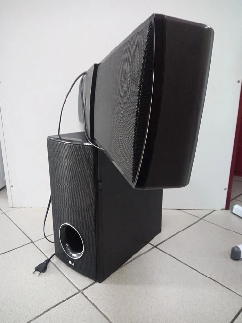 Саундбар LG HLT45W
