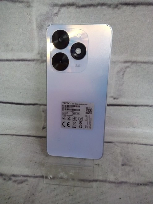 Смартфон TECNO Spark Go 2024 4/64