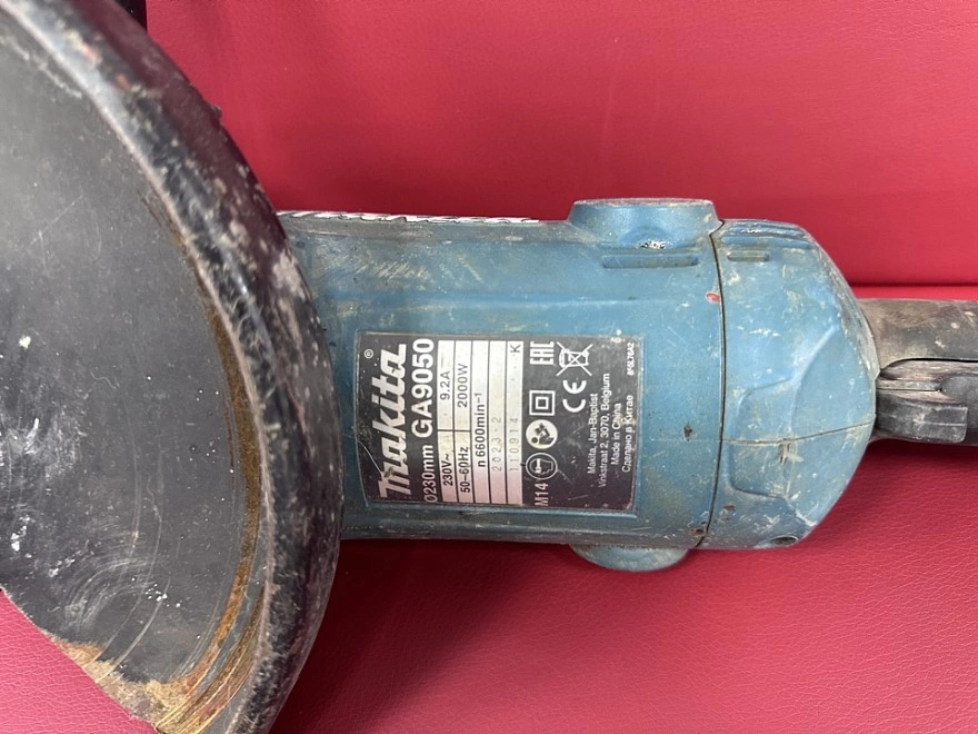 Болгарка Makita GA9050