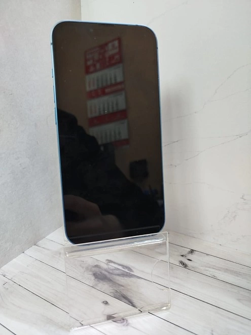 Смартфон Apple iPhone 13