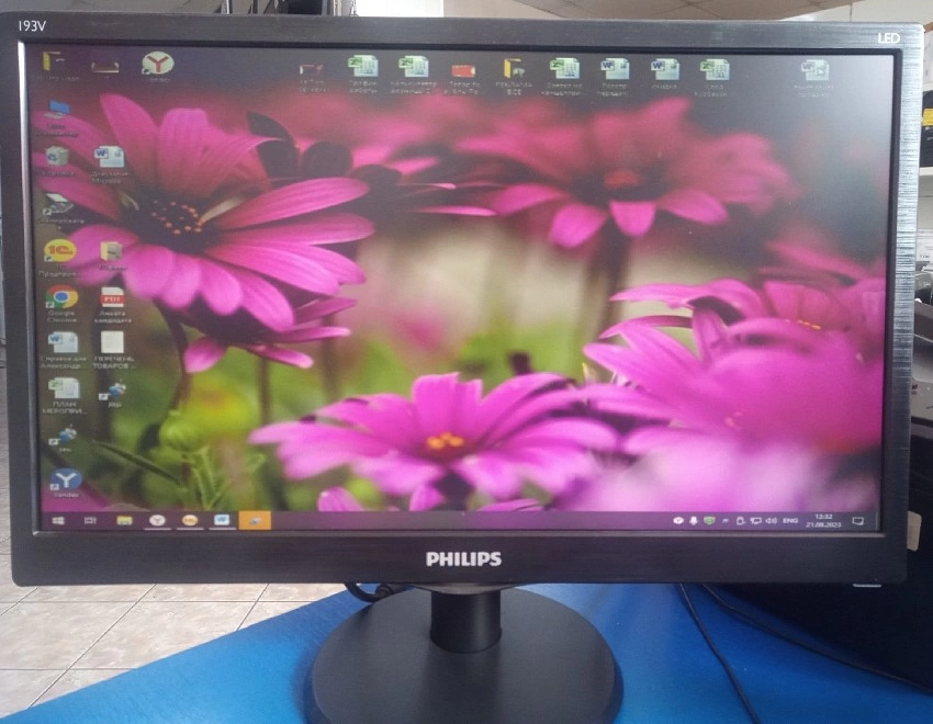 Монитор PHILIPS 193V5LSB2