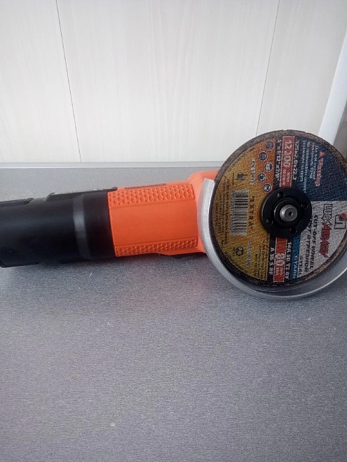 Болгарка BLACK+DECKER KFBEG125