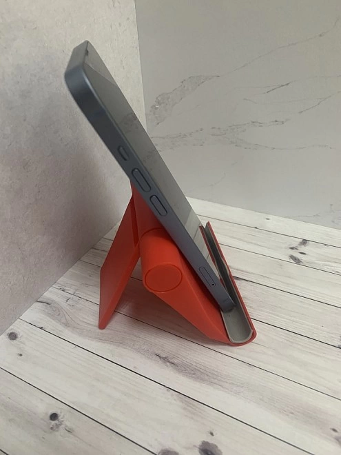 Смартфон Apple iPhone 14 6/128Gb