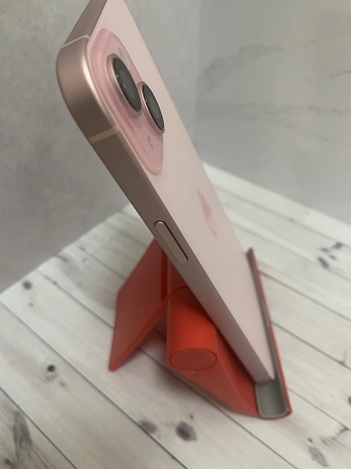 Смартфон Apple iPhone 15 Plus 6/128Gb