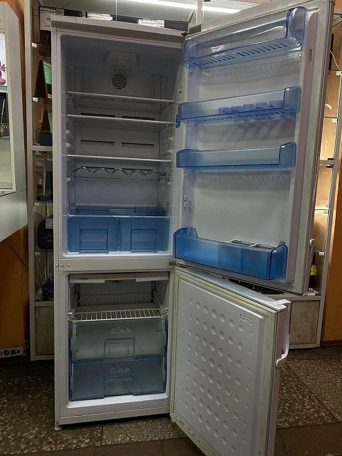 Холодильник Beko CNK 32000