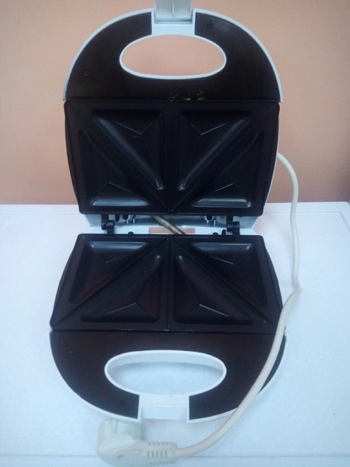 Электровафельница Sinbo SSM 2520T