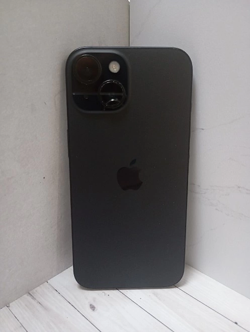 Смартфон Apple iPhone 15 128 ГБ