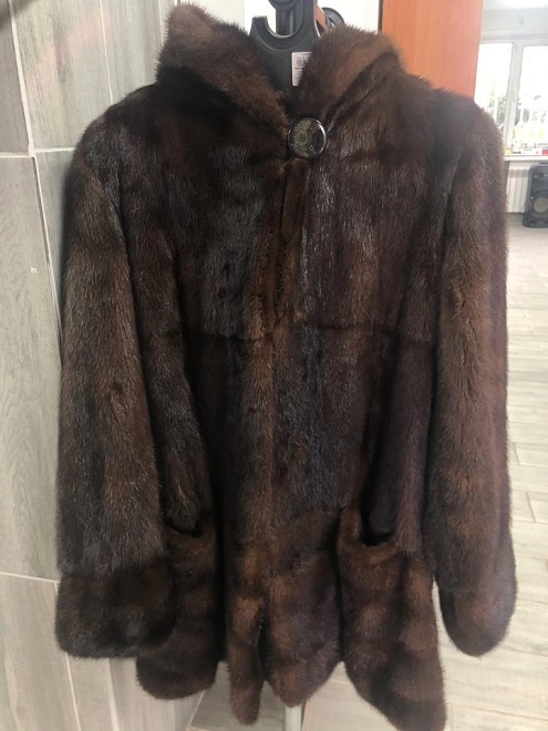 Шуба KARATZAS FURS с капюшоном 48-50р 