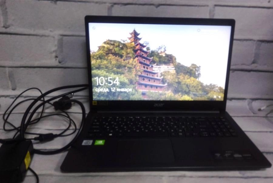 Ноутбук Acer aspire Intel Core i3,Nvidia MX330,HDD256