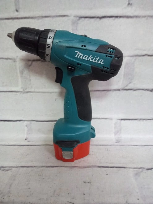 Шуруповерт Makita 6271D