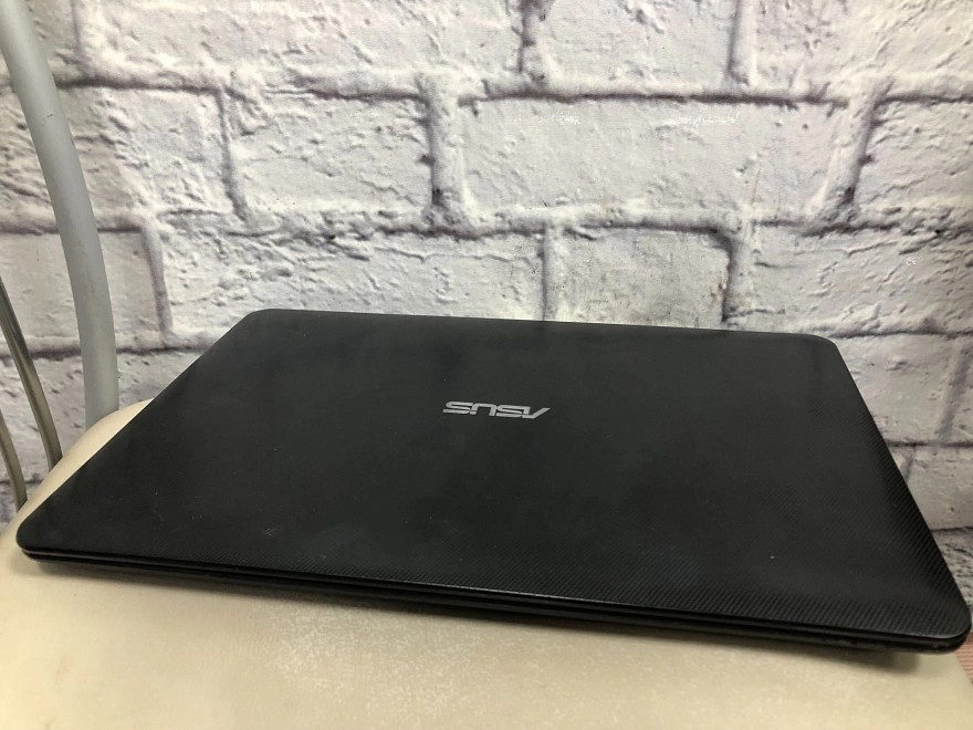 Ноутбук Asus DESKTOP-3NFU56R/intel(R)Pentium(R)N3700/1/60GHz