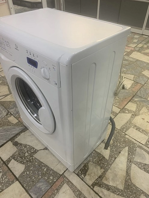 Стиральная машина Indesit WISXE10 (CSI)