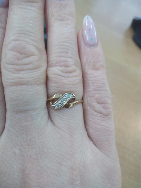 Кольцо золотое с камнями  пр. 585 1,57(1.566) 17,5р-р Ф.М.