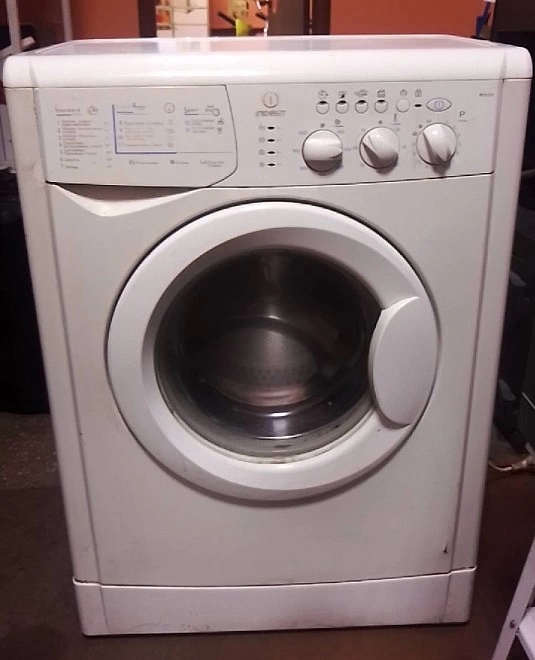 Стиральная машина Indesit WISL 103