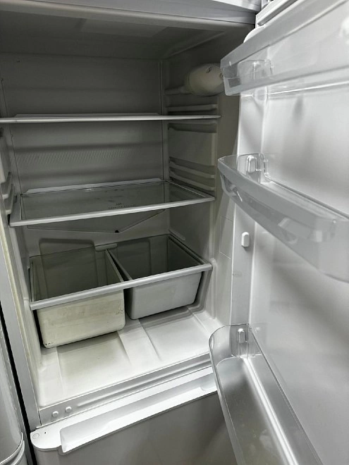 Холодильник Indesit C-Pentane