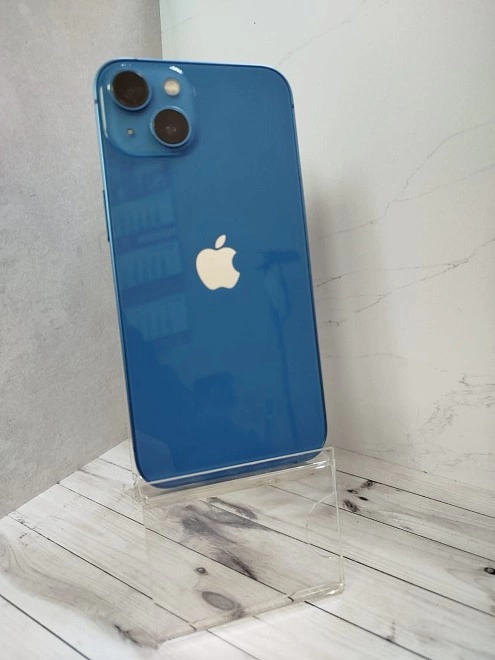 Смартфон Apple iPhone 13