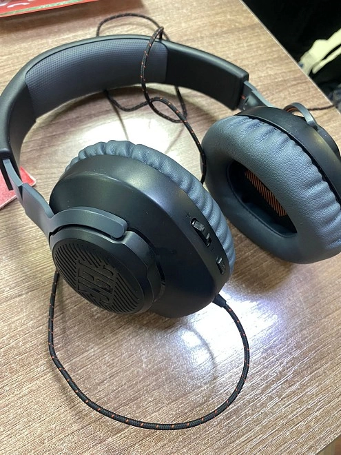 Наушники JBL QUANTOM 100