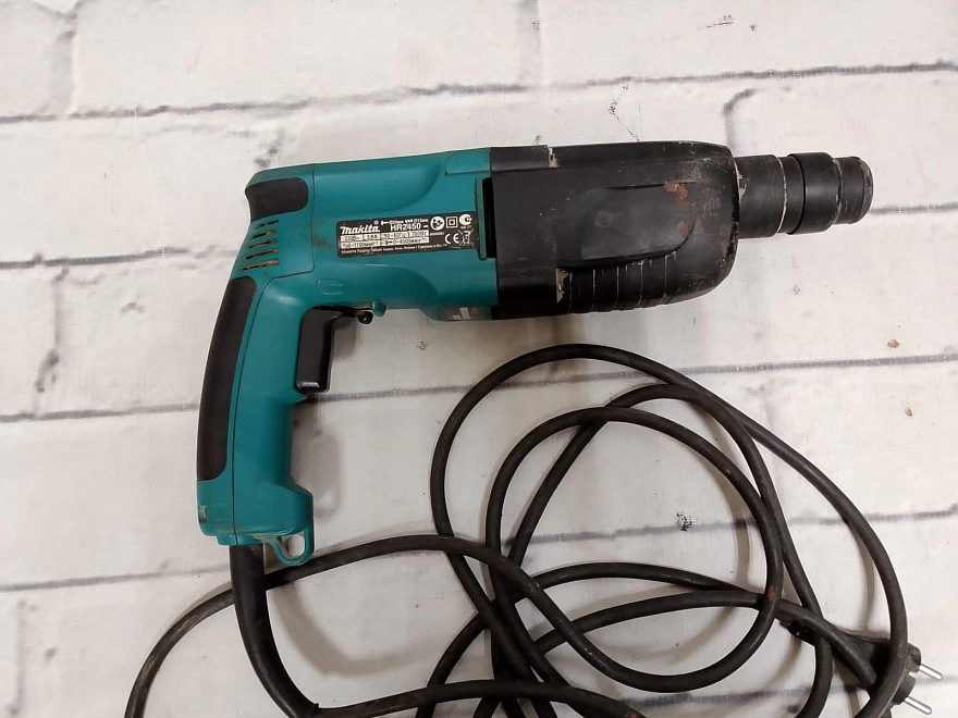 Перфоратор MAKITA  HR2470