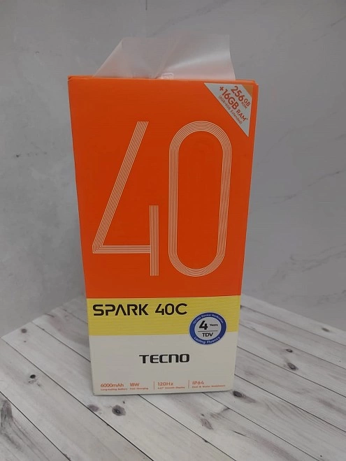 Смартфон Tecno Spark 40C 8/256