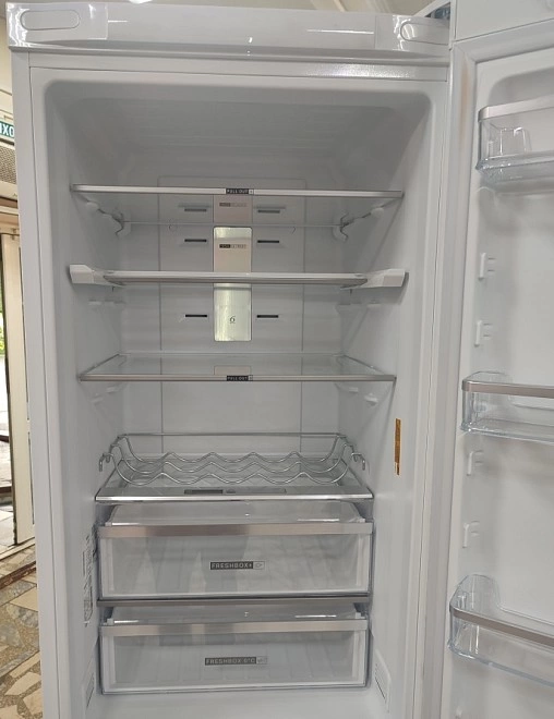 Холодильник Whirlpool W7 931T W