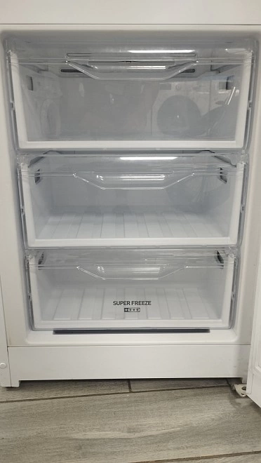 Холодильник Indesit DS 3200 W