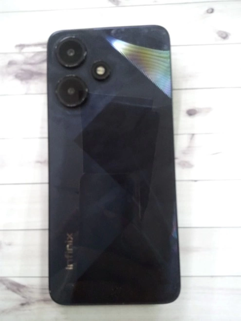 Смартфон Infinix HOT 30i 128 ГБ