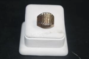 Кольцо золотое  585 проба 2,24 гр. 18 размер