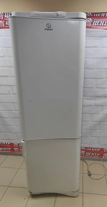 Холодильник Indesit C138G.016