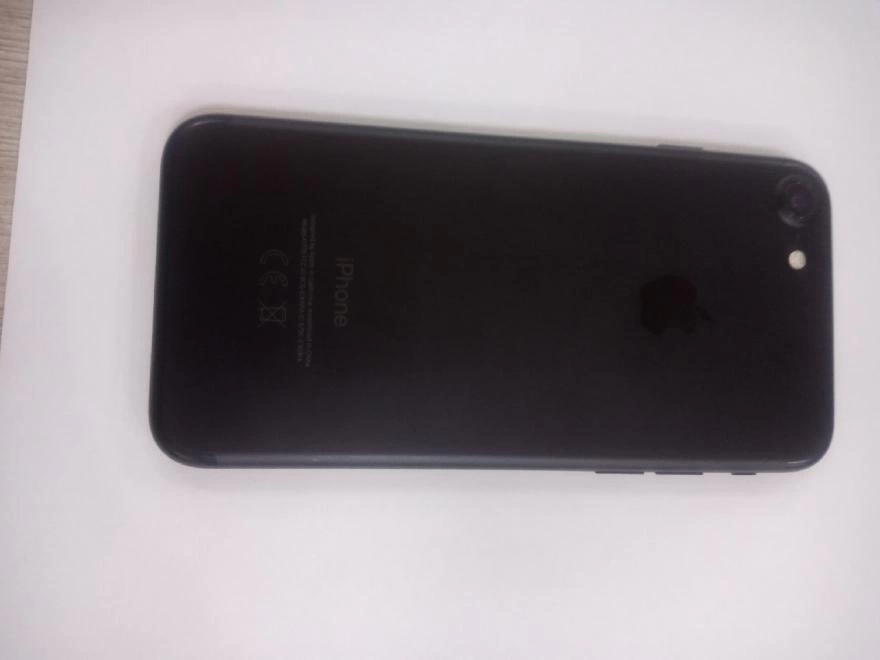 Смартфон iPhone 7 2/32 Gb
