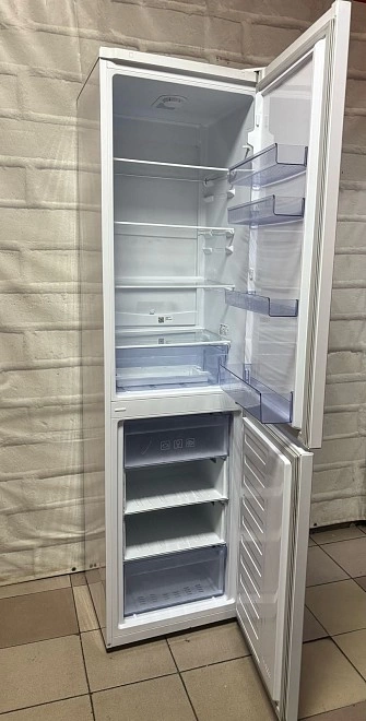 Холодильник Beko RCSK335M20W 