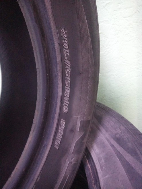 Комплект колес NEXEN CP672 205/65R16 95H,бывшее в употреблении