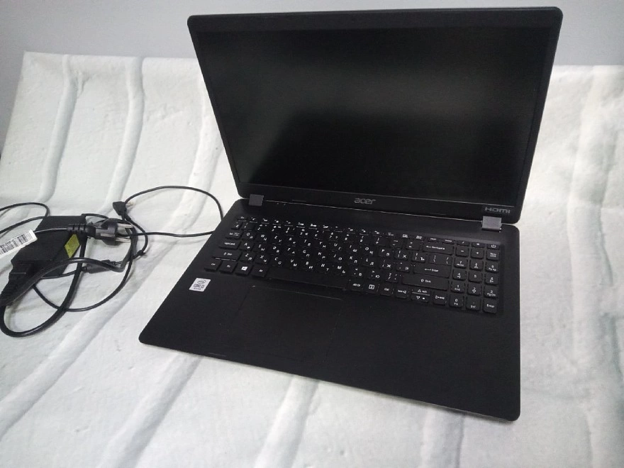 Ноутбук Acer i3/1.2GHz/4Gb/256Gb/UHDGraphics