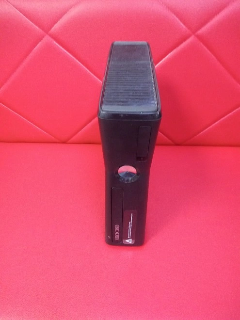 Игровая приставка X-Box 360 Microsoft X-box 360 (320GB)