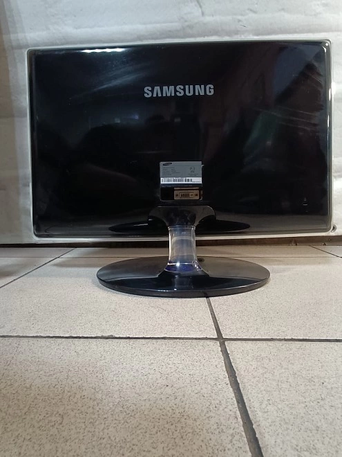 Монитор Samsung p2270