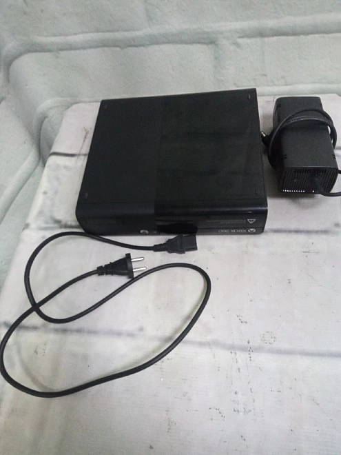 Игровая приставка X-Box 360  500 Gb