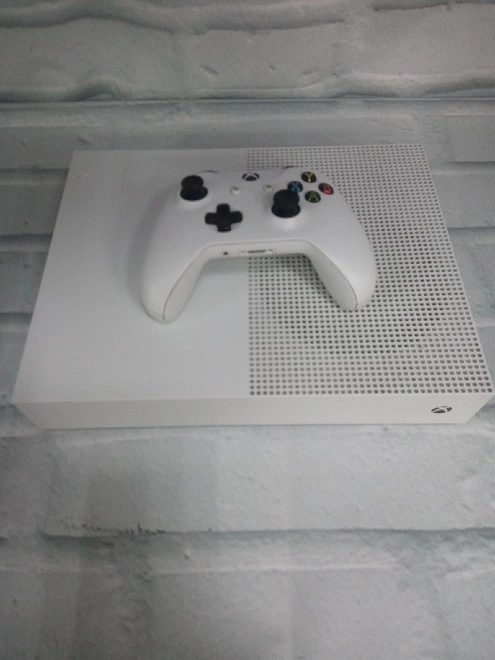 Игровая приставка X-Box One Microsoft One S 1000 ГБ